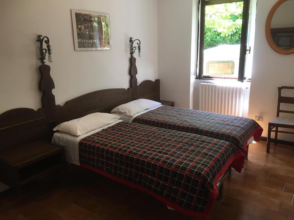 Da Boni & Luci Apartment Novate Mezzola Luaran gambar